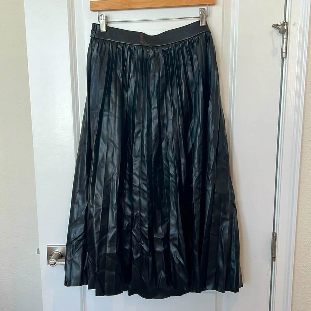 SINCERELY JULES Faux Leather Accordion Pleated Maxi Skirt - Picture 2 of 5